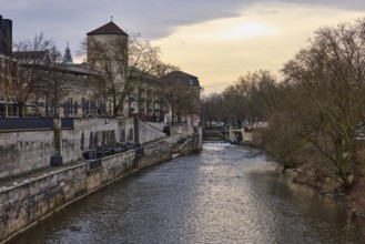 Begin defence tower, city fortification, city wall, defence tower, river Leine, bare wintry trees,