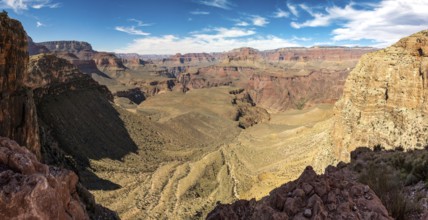 Scenic view on the Grand Canyon from South Kaibab Trail, Arizona, USA, North America