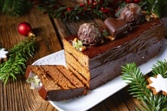 Christmas gingerbread filled with jam