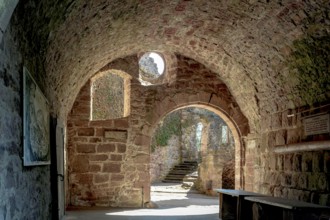 Zavelstein castle ruins, passageway to the inner courtyard
