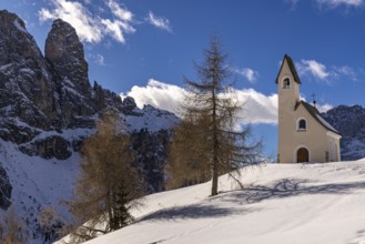 Chapel on the Gardena Pass, South Tyrol, Italy, Europe