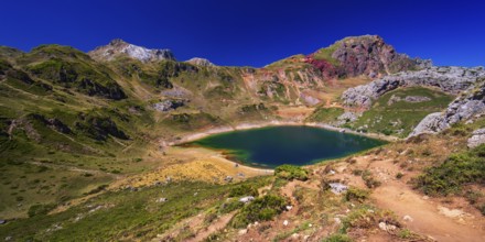 Lake of La Cueva, Circular Route of Lagos de Saliencia, Somiedo Natural Park, Principado de