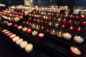 Candles in the cathedral of Reims, Marne, Champagne-Ardenne, France, Europe