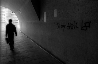 Germany, Hennigsdorf, 14.04.1992, Tunnel under the railway station: Sieg Heil, Europe