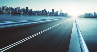 Autobahnüberfahrt Bewegung stumpf mit Stadt Skyline Hintergrund . kalte Stimmung