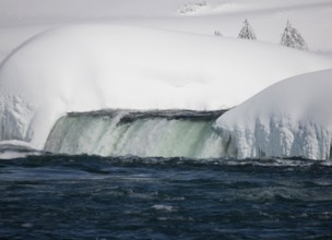 Winter Niagara Falls frozen snow and ice