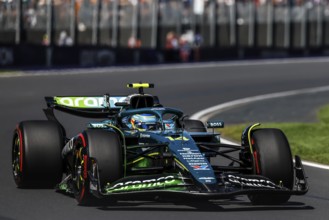 MELBOURNE, AUSTRALIA - MARCH 14: Fernando Alonso of Spain drives the Aston Martin Aramco F1 Team