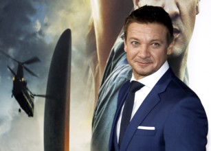 Jeremy Renner at the Los Angeles premiere of 'Arrival' held at the Regency Village Theater in