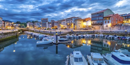 Llanes Harbour, City View, Street Scene, Asturias Green Coast, Llanes, Asturias, Spain, Europe