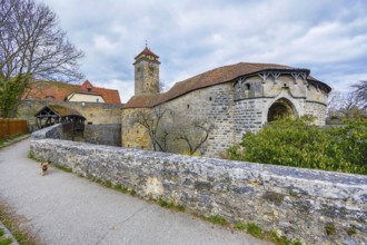 Town gate Spitalbastei or Spitalbastion, covered bridge, Rothenburg ob der Tauber, district of