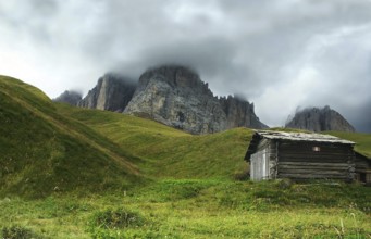 Mountain hut near the Plattkofel, Val Gardena, Italy, Europe