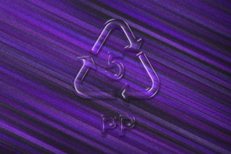 PP, Plastic recycling symbol PP 5, violet background