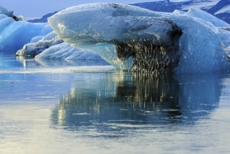 Jökulsarlon glacier lagoon, icebergs, Vatnajökull National Park, Hornafjörður, South Iceland