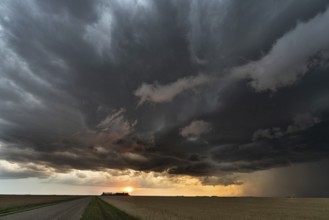 Prairie Storm Canada Summer time clouds warning