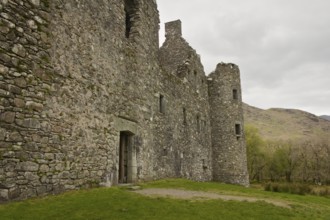 Kilchurn Castle was built in the mid-1400s by Sir Colin Campbell, 1st Lord of Glenorchy.