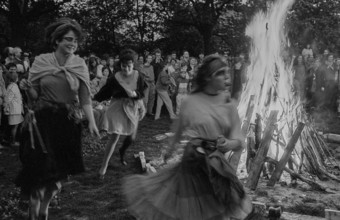 GDR, Berlin, 30 April 1990, 1st Walpurgis Night in Prenzlauer Berg (at the water tower), witches'