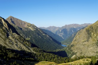 Nature and landscape of the Spanish Pyrenees, Aiguestortes i Estany de Sant Maurici, Carros de Foc