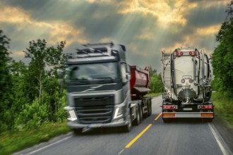 2 lorries, oncoming traffic, narrow road, European road E6, Trofors, Norway, public ground, Europe