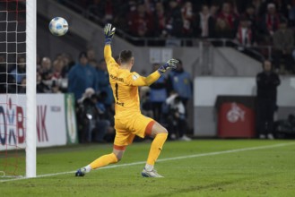 Timo Weiner (Goalkeeper, Holstein Kiel, #1), DFB Pokal: 1.FC Köln, Holstein Kiel on 29/10/2024 at