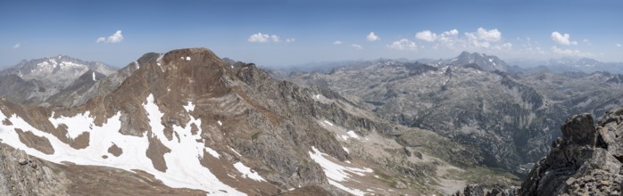 Ascent to Argualas peak, Pyrenean mountain range, Huesca, Spain, Europe