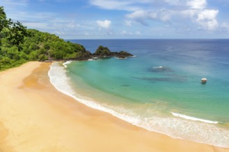 Fernando de Noronha, Brasil. Turquoise water around the Two Brothers rocks, UNESCO World Heritage