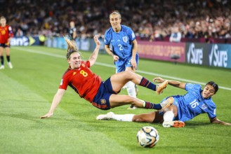 SYDNEY, AUSTRALIA, AUGUST 20: Mariona CALDENTEY of Spain goes down from a heavy challenge from