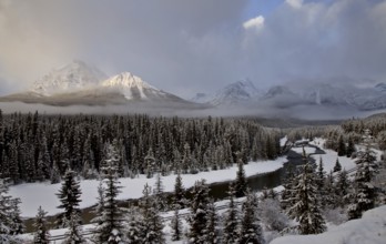 Morants Curve Alberta Lake Louise Banff Canada