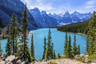 Lake Moraine with water of emerald color in the Valley of the Ten Peaks. Park Banff, Canadian