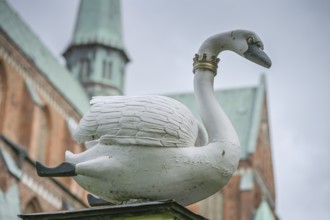 Swan sculpture, Johann Sebastian Bach Garden, Bad Doberan, Mecklenburg-Vorpommern, Germany, Europe