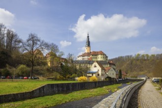 Weesenstein Castle rises on a rocky outcrop of nodular mica schist with quartzite deposits above