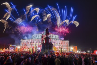 The SemperOperaball 2025 celebrated its 100th anniversary on Friday. Germany's most beautiful