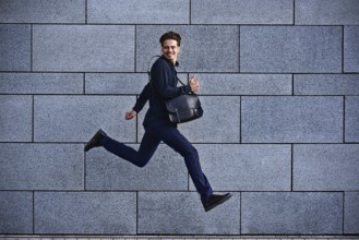 Nice day! Businessman makes a good deal, good mood