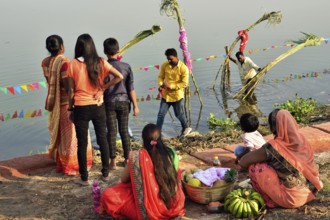 Chhath Puja festival, Tapti river, Surat, Gujarat, India, Asia