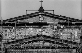 Germany, Berlin, 09.03.1992, Ruin of the Elisabeth Church (Schinkel building), construction work -