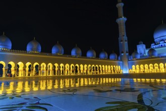 Shakezy Cayd Grand Mosque United Arab Emirates. Shooting Location: Abdabi