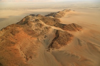 Hot air balloon ride over the Namib in the Namib-Naukluft National Park in Namibia