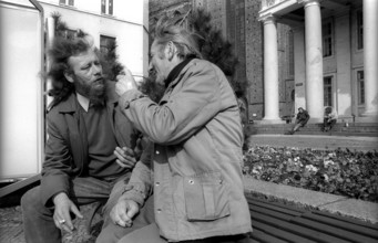 Germany, Schwerin, 02.04.1992, Homeless people on the market square of Schwerin, Europe