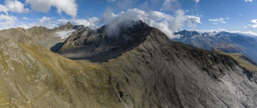 Alpine panorama, Gross Muttenhorn, Muttgletscher and Tällistock, in the back right Griessgletscher
