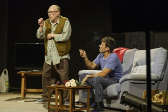 Escalar un gegant, theatrical performance, performed by Xavi Núñez and Santi Pons, directed by