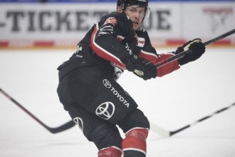 LanxessArena, Cologne, North Rhine-Westphalia, Parker Tuomie (Cologne Sharks, #62), PENNY DEL,