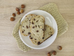 Bread with sultanas and hazelnuts