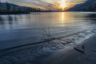 Sunrise over the Danube, near Rossatz, Wachau, Lower Austria, Austria, Europe