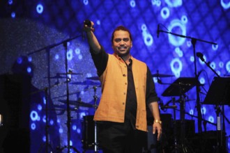 Bollywood singer Brijesh Shandilya perform during Mid Day music concert at Phoenix Marketcity, in
