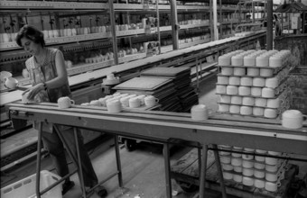 Germany, Kahla, 20.12.1991, Porzellanwerk Kahla, worker in cup production, Europe