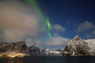 Northern Lights (Aurora borealis), Aurora Borealis, Norway, Lofoten, Europe