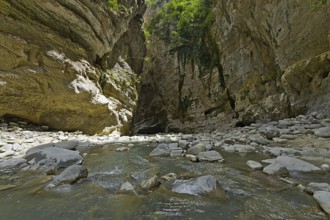 Inside impressions of the Lengarica canyon. Bathing shoes are highly recommended to walk in the