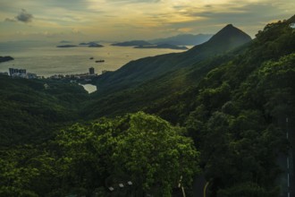 Evening of Hong Kong seen from Victoria Peak. Shooting Location: Hong Kong Special Administrative