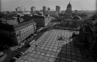 Germany, Berlin, 10.11.1991, Gendarmenmarkt, (former Platz der Akademie), View from the French