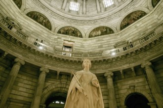 Queen Victoria statue, Victoria Memorial Interior, Kolkata, West Bengal, India, Asia