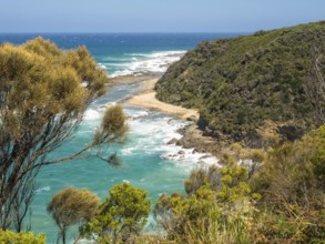 Between Blanket Bay and Parker Inlet, Great Ocean Walk